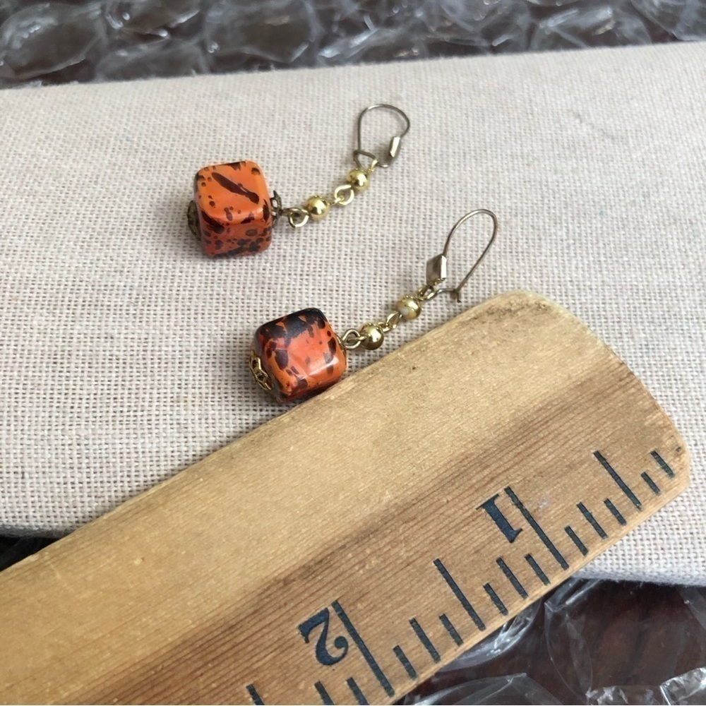 Vintage Dice Earrings - Picture 2 of 2